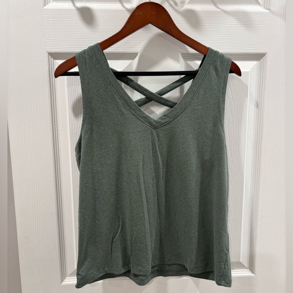 Stitch Fix Threads For Thought Kristie Criss Cross
Heather Luxe Jersey Tank Med - Picture 7 of 7